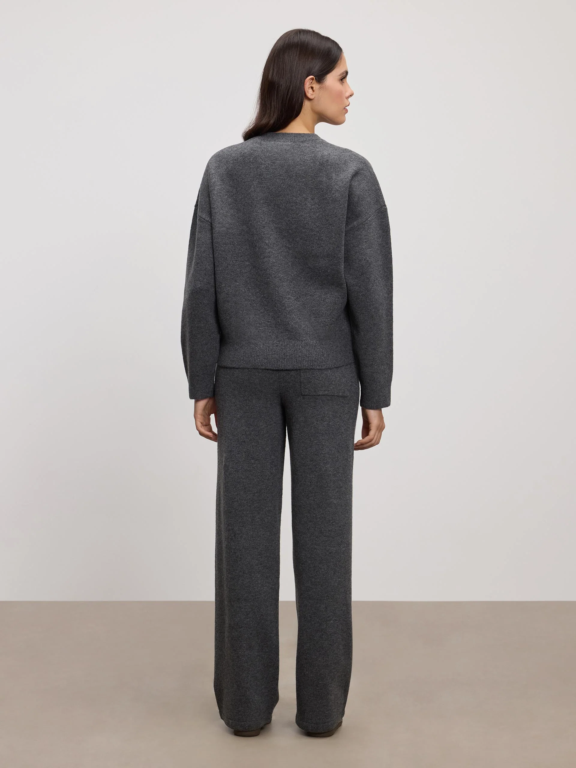 Womens Chunky Wool Jogger in Charcoal - Image 3